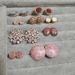 Generous bundle of earrings